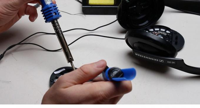 Kuinka korjata Broken Headphones kuulokkeet 3