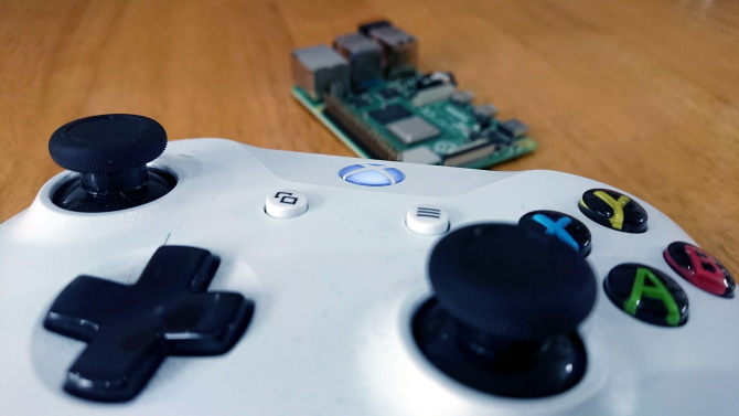 Synkronoi Xbox One -ohjain Raspberry Pi: n kanssa