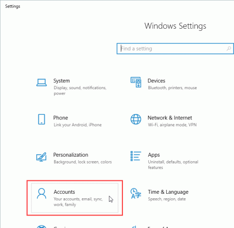 Napsauta Tilit-kohtaa Windows 10: n asetuksissa