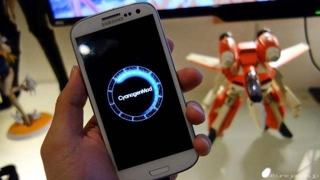 CyanogenMod vs. Samsung-galaksi