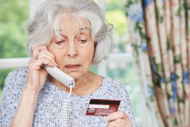 MUO-turvallisuus-phonescams-lady-kortti