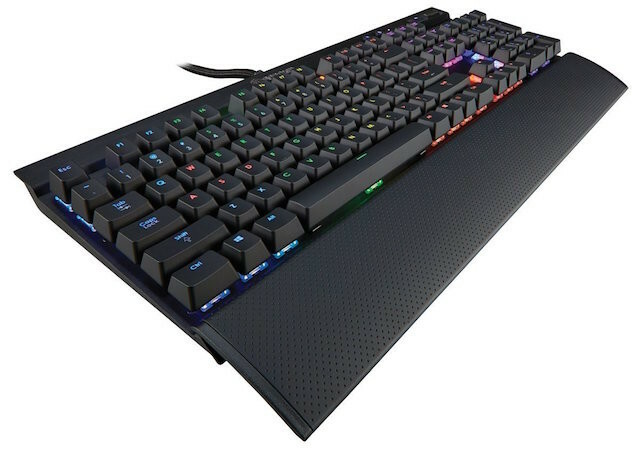 Corsair RGB LED K70 näppäimistö