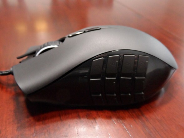 Razer-Naga-Logitech-G600-pelaamista-hiiri-review-6