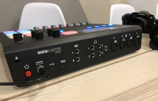 Rodecaster Pro takaportit