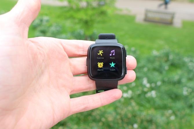 Fitbit Versa Review: Fitbitin paras puettavissa oleva silti? Fitbit Versa 1