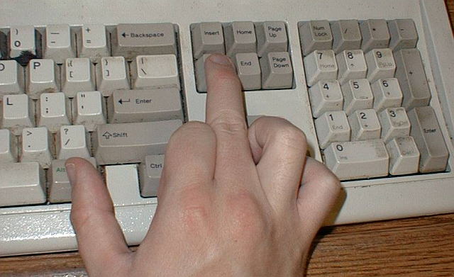06-CTRL-ALT-DEL-Oikotie